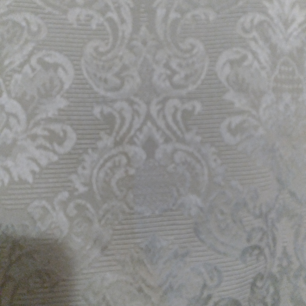 Table runners - Picture 3 of 3